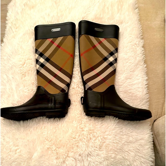 Burberry Rain Boots - Picture 1 of 3